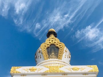 Jamchen Vijaya Stupa with short hike and Budanilkantha sightseeing