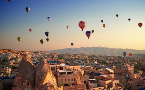 Cappadocia 2-Day Tour from Istanbul with Flights and Cave Hotel Stay