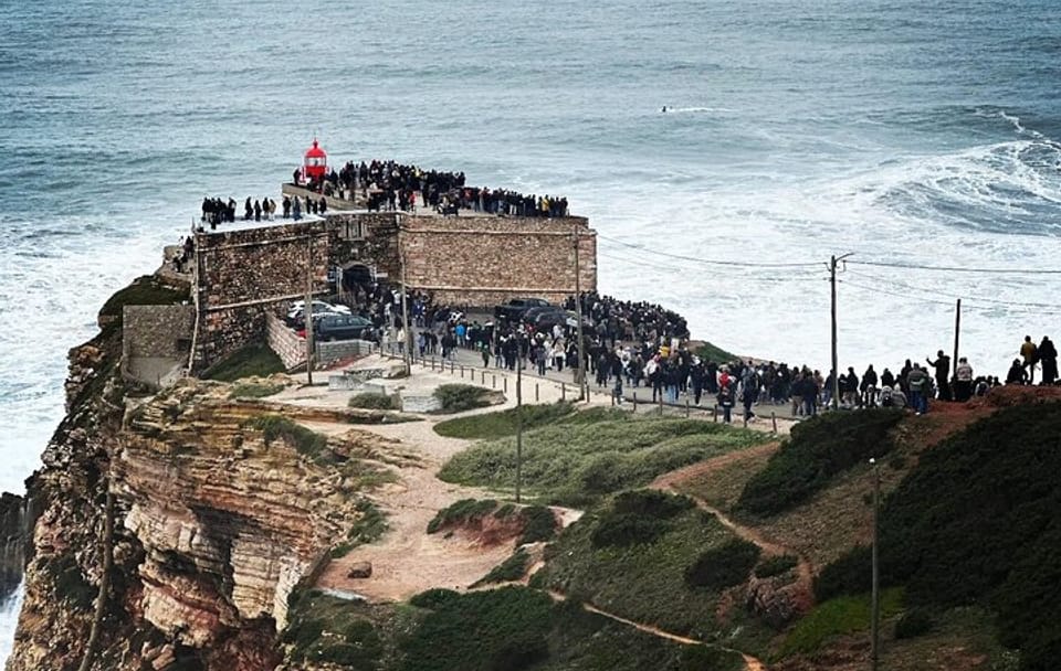 NAZARÉ Big Waves Experience + OBIDOS – Private Tour from Porto
