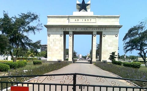 Accra City Tour: 4-Hour Guided Exploration