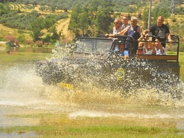 Jeep Safari and Boat Tour in Green Canyon from Side