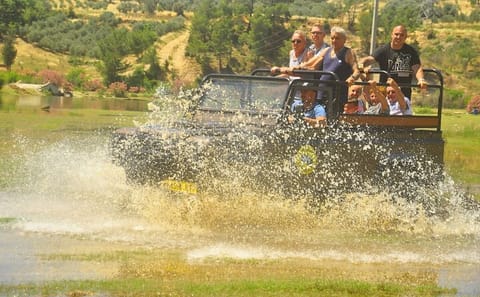 Jeep Safari and Boat Tour in Green Canyon from Side