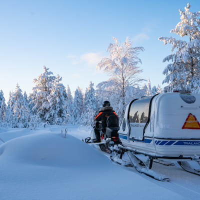 Sähkömoottorikelkkasafari Rovaniemellä - Image 14