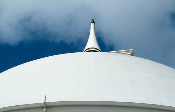 Kalutara Temple, Lunuganga Tour From Bentota