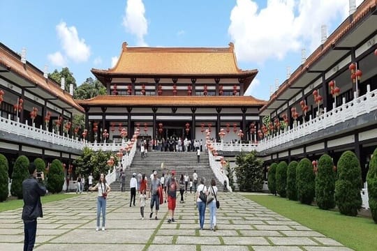 6 Hour Buddhist Temple and Embu das Artes Tour – Art Galleries, Artisan Shops