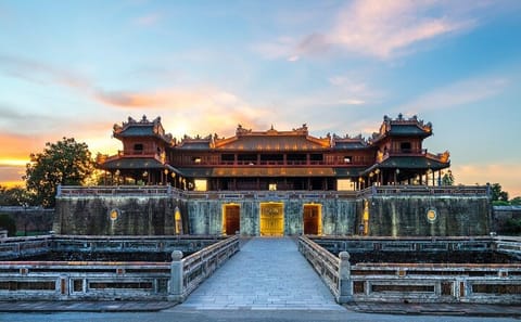 Private Full Day Guided Tour in Hue city