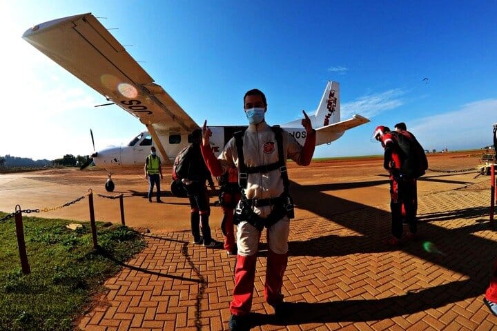 Double Parachute Jump Experience in Boituva – With Private Transport (Skydiving) 6