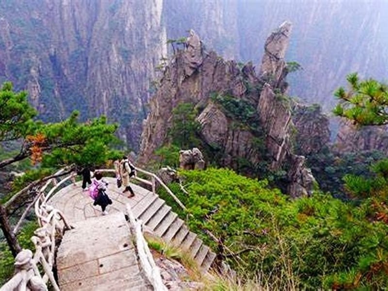 Yellow Mountain Xihai Grand Canyon Hiking Private Day Tour