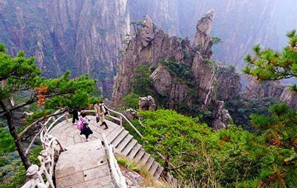 Private Day Hike in Yellow Mountain Xihai Grand Canyon