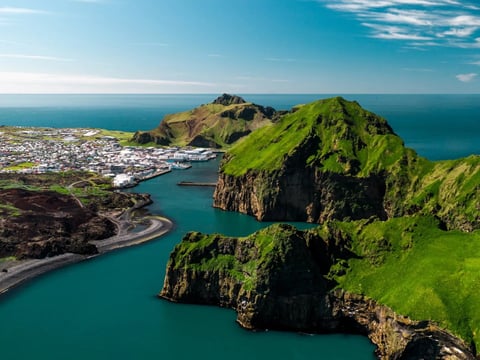 Private transfer from Keflavík Airport/Reykjavík to Westman Islands