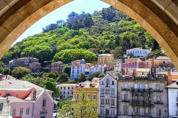 Guided Day Tour of Sintra, Palácio da Pena, and Cascais
