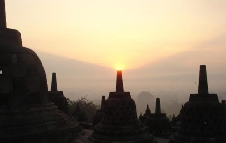 Borobudur Sunrise and Village Exploration Tour in Magelang