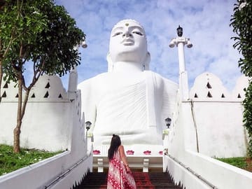 Cycle Tour Along the Mahaweli River in Kandy, Sri Lanka