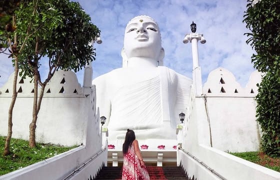 Along the Mahaweli River cycle ride with Exploring the Kingdom of Kandy.