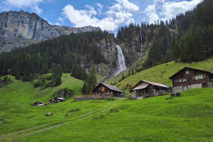 4 Day Trekking Tour Swiss Magic Through the Alps