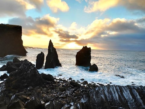 Blue Lagoon Premium & Reykjanes Peninsula | Private day Tour in a Mercedes Benz