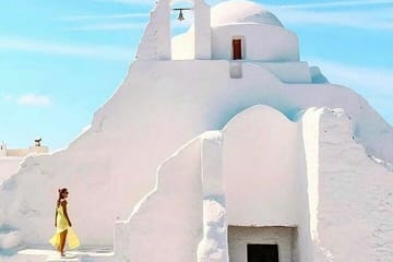 Mykonos Town Walking Tour and Beach Picnic Experience