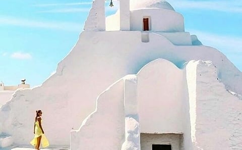 Mykonos Town Walking Tour and Beach Picnic Experience
