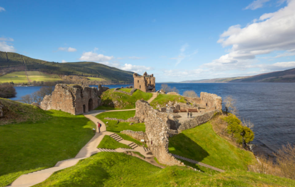 Loch Ness, Whisky and Outlander Tour with Boat Cruise from Inverness
