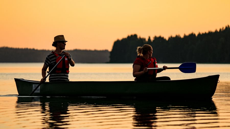 Summer canoeing experience in Lapland