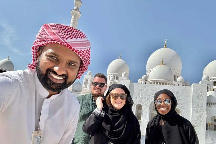 Abu Dhabi Private City Tour Zayed Mosque Corniche Louvre Photo 8