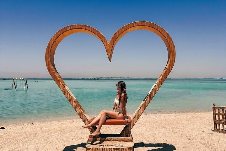 Hurghada : Hula Hula Island Private Boat with Lunch & Transfer 6