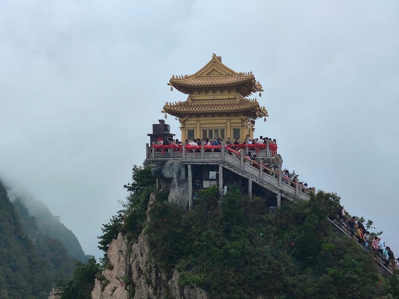 Luoyang: Laojun Mountain Golden Summit Private Day Trip