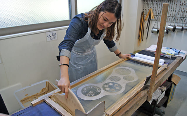 Traditional Tenugui Dyeing Workshop Experience in Tokyo