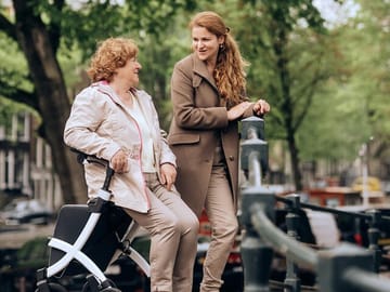 Photoshoot Experience at Damrak Waterfront in Amsterdam