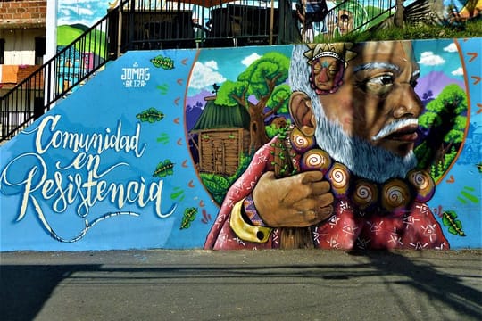 Tour Compartido Comuna 13, Ritmo, Color y Resiliencia