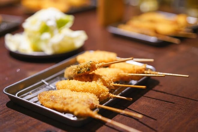 Osaka Bar Hopping Night Walking Tour in Namba (3 bars, 6 tastes) 4