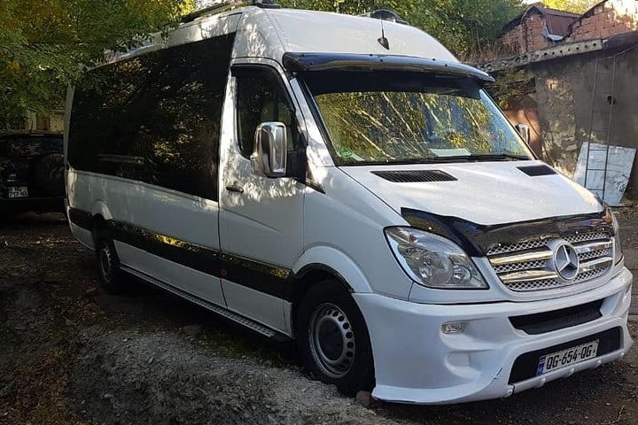 Transfer from Tbilisi Airport to Borjomi and Bakuriani. 9
