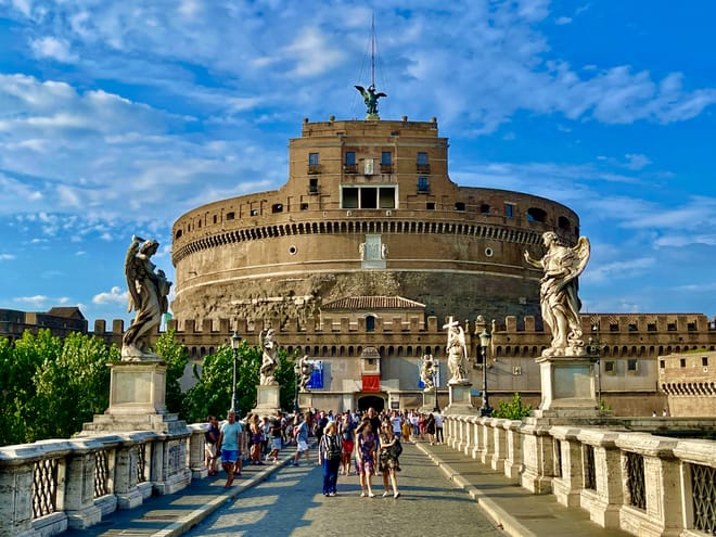 St Peter's Basilica and the Dome with Castel Sant'Angelo Private Tour