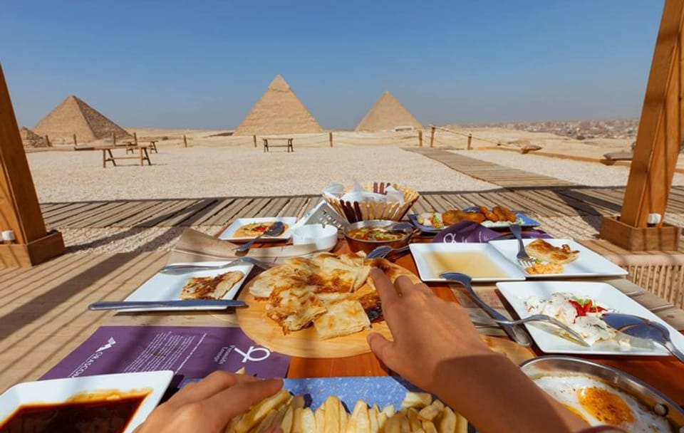Luxury Giza Pyramids Tour with Breakfast and Camel Ride