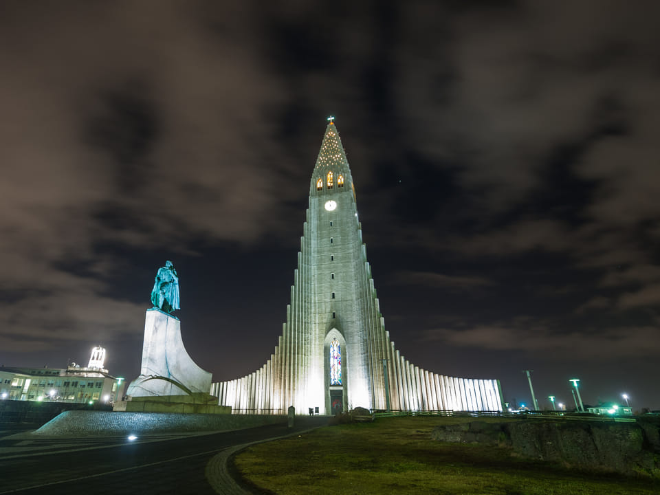 Reykjavík Sightseen 2-4 (Luxury - Private tour) — KFJ Luxury Tours
