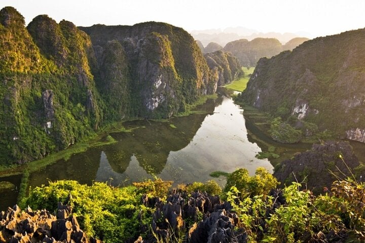 Ninh Binh Full-Day Tour: Hoa Lu, Trang An & Limousine from Hanoi 7