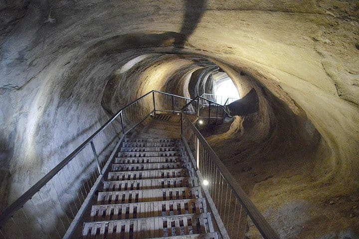 4 Full days in Georgia with private tour, free aiport