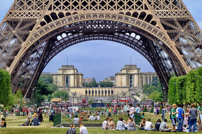Paris: Small-group Seine River Cruise & Eiffel Tower Skip-the-Line Visit photo 2
