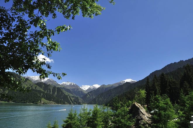 Private Day Tour to Tianchi Heavenly Lake and Red Hill from Urumqi 2