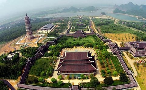 Full-Day Tour of Bai Dinh Pagoda and Trang An from Hanoi