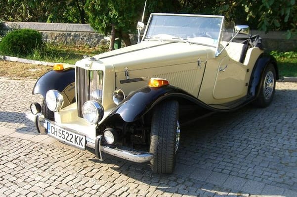 Private Retro Stylish Tour of Sliven with MG