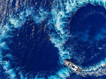 Private Half Day Cruise from Mykonos to Delos and Rhenia