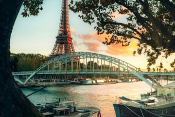 Seine River Cruise and Night Tour of Paris Landmarks
