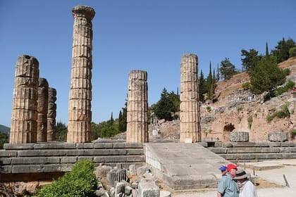 1-Day Private Tour from Athens to Delphi Archaeological Sites