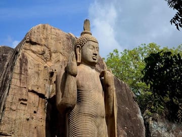 Aukana and Anuradhapura Cultural Day Tour from Habarana
