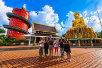 Bangkok: Floating Market, Maeklong Train Market & Dragon Temple 3