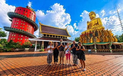 Explore Bangkok's Floating Market and Maeklong Train Market Tour