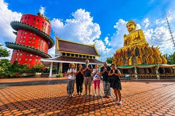 Explore Bangkok's Floating Market and Maeklong Train Market Tour