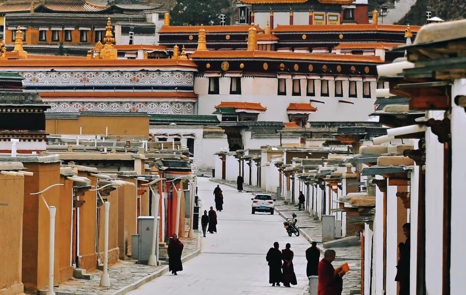 Lanzhou Day Tour to Labrang Monastery and Sangke Grassland