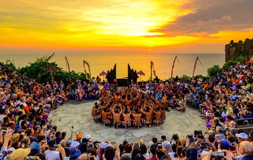 Bali Jet Ski and Parasailing with Uluwatu Temple Dance